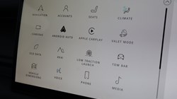 2024 (24) LAND ROVER DEFENDER 3.0 D250 X-Dynamic HSE 90 3dr Auto 5160064