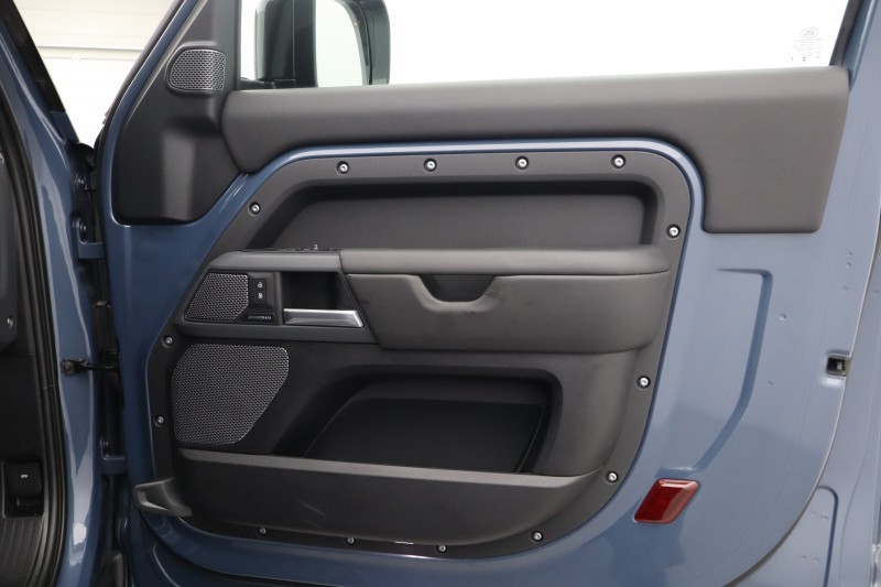 2024 (24) LAND ROVER DEFENDER 3.0 D250 X-Dynamic HSE 90 3dr Auto 5160036