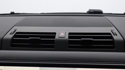 2024 (24) LAND ROVER DEFENDER 3.0 D250 X-Dynamic HSE 90 3dr Auto 5160058