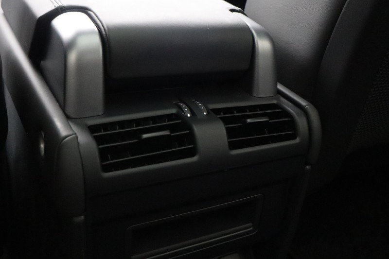 2024 (24) LAND ROVER DEFENDER 3.0 D250 X-Dynamic HSE 90 3dr Auto 5160049