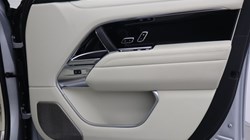 2023 (73) LAND ROVER RANGE ROVER 3.0 P550e Autobiography 4dr Auto 5122980