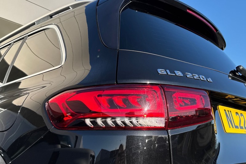 2022 (22) MERCEDES-BENZ GLB 220d 4Matic AMG Line 5dr 8G-Tronic 5191186