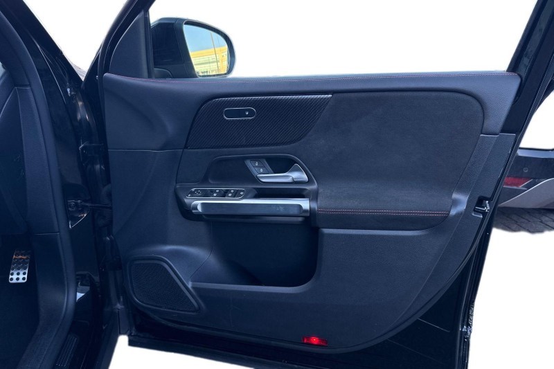 2022 (22) MERCEDES-BENZ GLB 220d 4Matic AMG Line 5dr 8G-Tronic 5191188