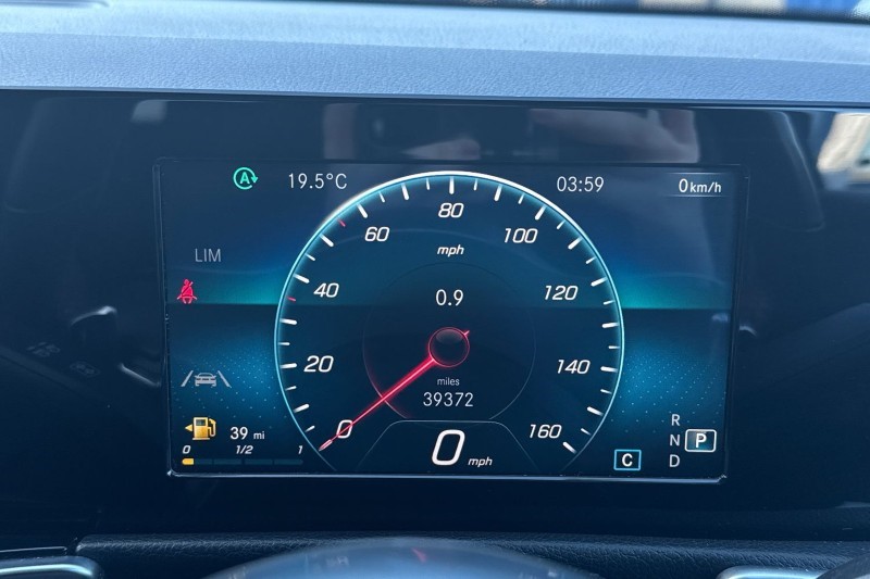 2022 (22) MERCEDES-BENZ GLB 220d 4Matic AMG Line 5dr 8G-Tronic 5191183