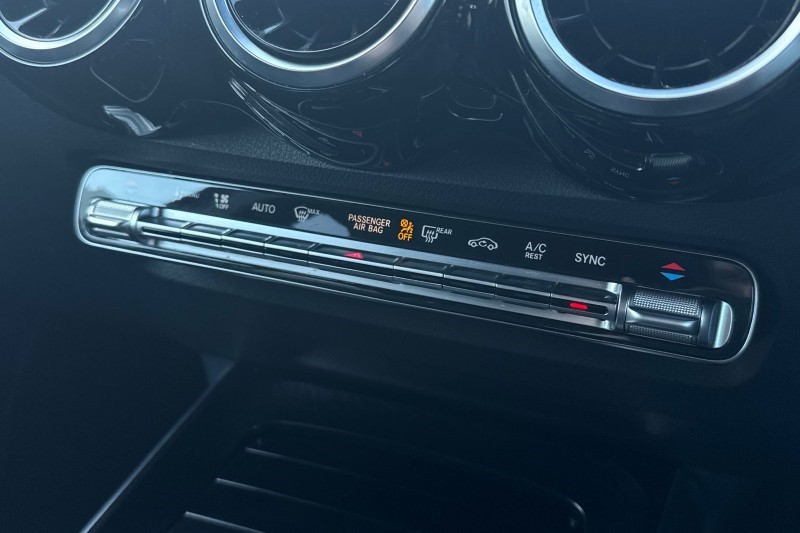 2022 (22) MERCEDES-BENZ GLB 220d 4Matic AMG Line 5dr 8G-Tronic 5191198