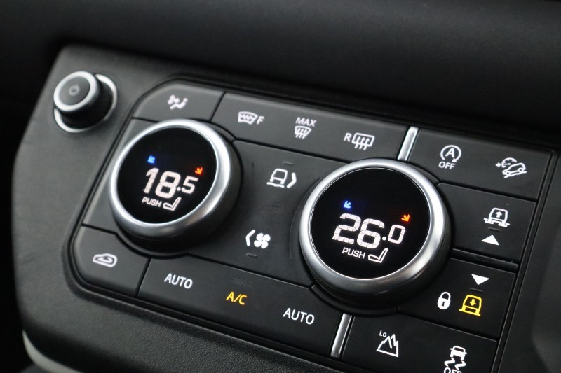 2020 (70) LAND ROVER DEFENDER 2.0 D240 SE 110 5dr Auto [7 Seat] 5128722