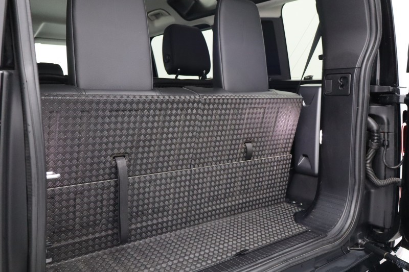 2020 (70) LAND ROVER DEFENDER 2.0 D240 SE 110 5dr Auto [7 Seat] 5128693