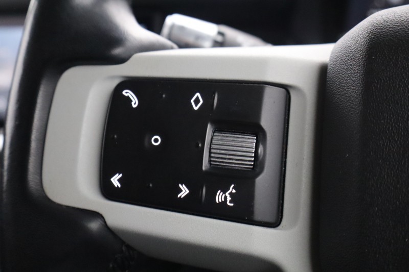 2020 (70) LAND ROVER DEFENDER 2.0 D240 SE 110 5dr Auto [7 Seat] 5128713