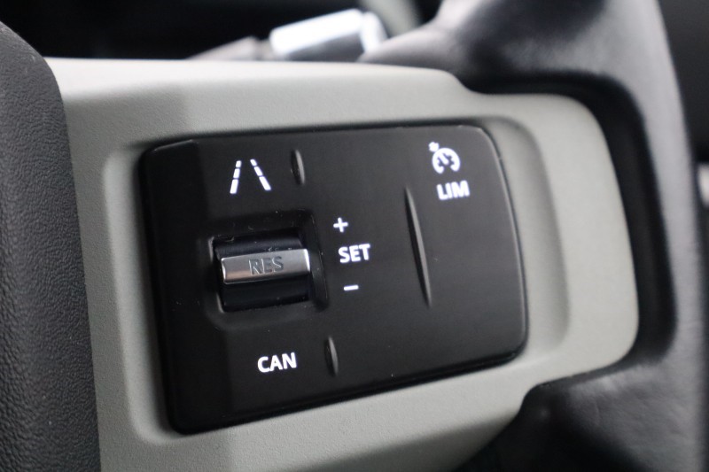 2020 (70) LAND ROVER DEFENDER 2.0 D240 SE 110 5dr Auto [7 Seat] 5128714