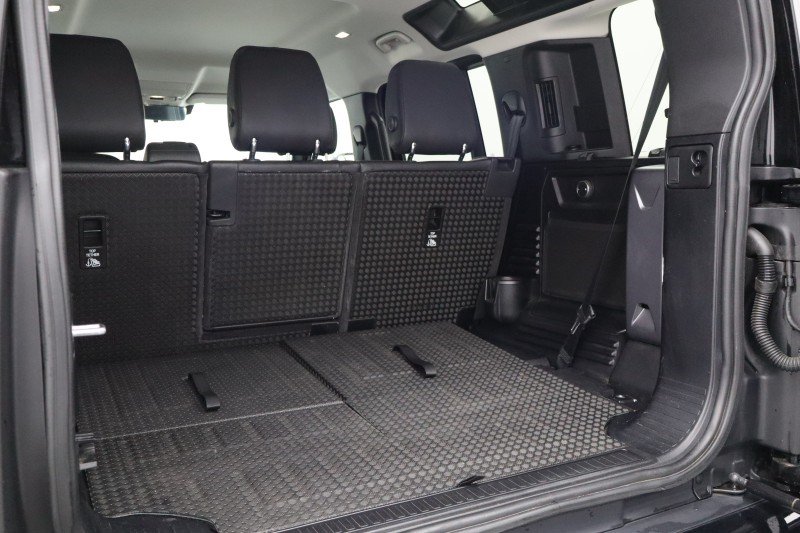 2020 (70) LAND ROVER DEFENDER 2.0 D240 SE 110 5dr Auto [7 Seat] 5128695