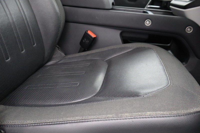 2020 (70) LAND ROVER DEFENDER 2.0 D240 SE 110 5dr Auto [7 Seat] 5128708