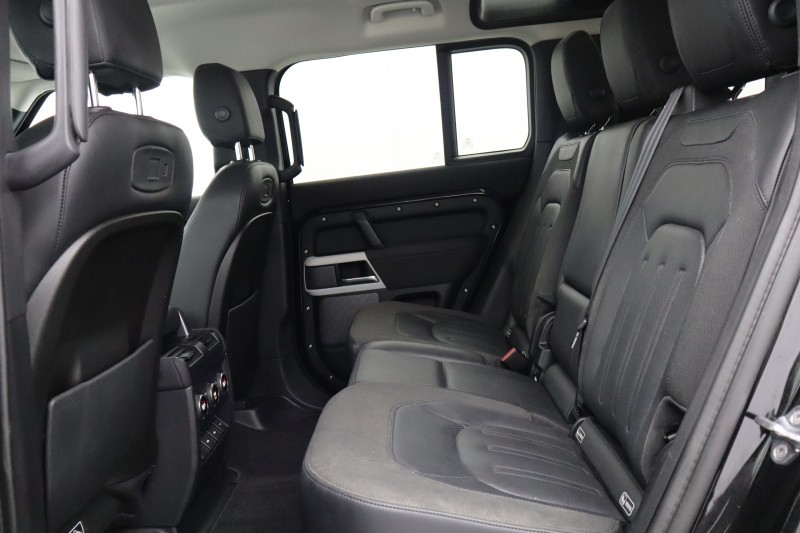 2020 (70) LAND ROVER DEFENDER 2.0 D240 SE 110 5dr Auto [7 Seat] 5128679