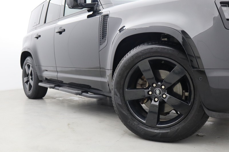 2020 (70) LAND ROVER DEFENDER 2.0 D240 SE 110 5dr Auto [7 Seat] 5128701