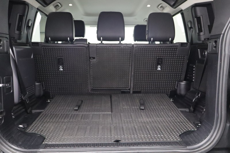 2020 (70) LAND ROVER DEFENDER 2.0 D240 SE 110 5dr Auto [7 Seat] 5128694