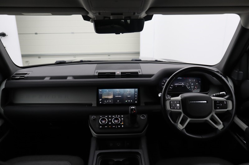 2020 (70) LAND ROVER DEFENDER 2.0 D240 SE 110 5dr Auto [7 Seat] 5128681