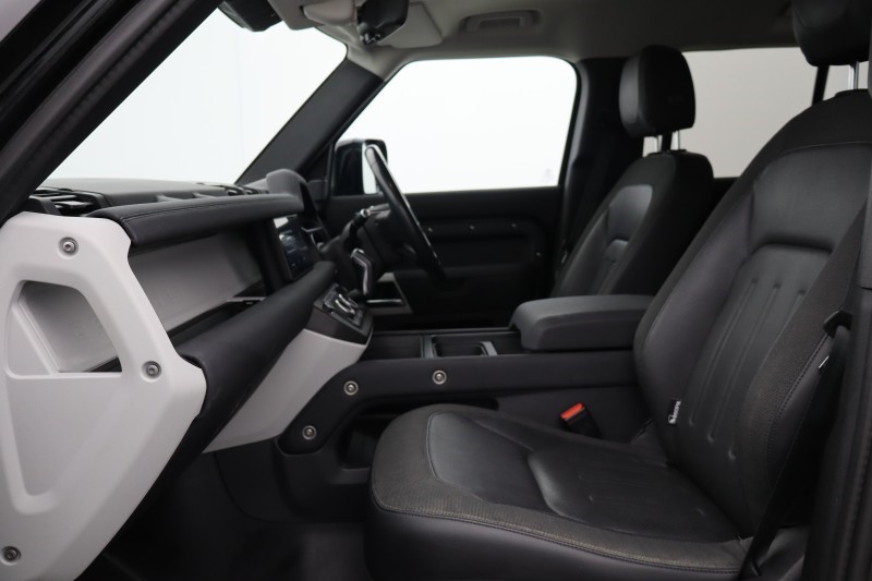2020 (70) LAND ROVER DEFENDER 2.0 D240 SE 110 5dr Auto [7 Seat] 5128678