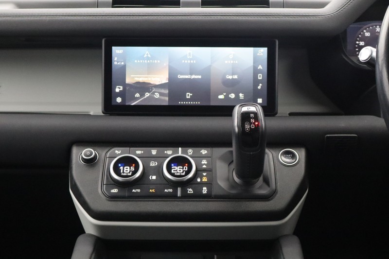 2020 (70) LAND ROVER DEFENDER 2.0 D240 SE 110 5dr Auto [7 Seat] 5128682