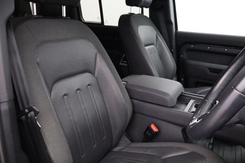 2020 (70) LAND ROVER DEFENDER 2.0 D240 SE 110 5dr Auto [7 Seat] 5128709