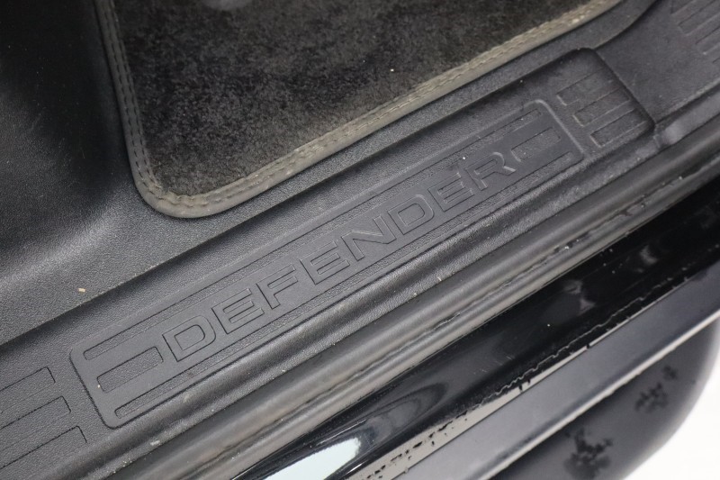 2020 (70) LAND ROVER DEFENDER 2.0 D240 SE 110 5dr Auto [7 Seat] 5128706