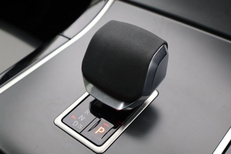 2024 (24) LAND ROVER RANGE ROVER VELAR 2.0 D200 MHEV Dynamic SE 5dr Auto 5146290