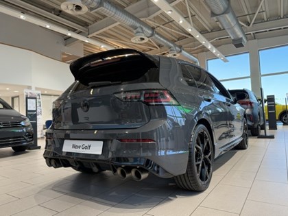 VOLKSWAGEN GOLF 2.0 TSI 333 R Black Edition 4Motion 5dr DSG