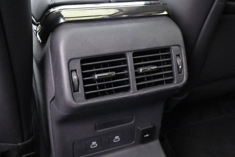 2024 (24) LAND ROVER RANGE ROVER VELAR 2.0 D200 MHEV Dynamic SE 5dr Auto 5146274