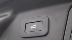 2024 (24) LAND ROVER RANGE ROVER VELAR 2.0 D200 MHEV Dynamic SE 5dr Auto 5146271