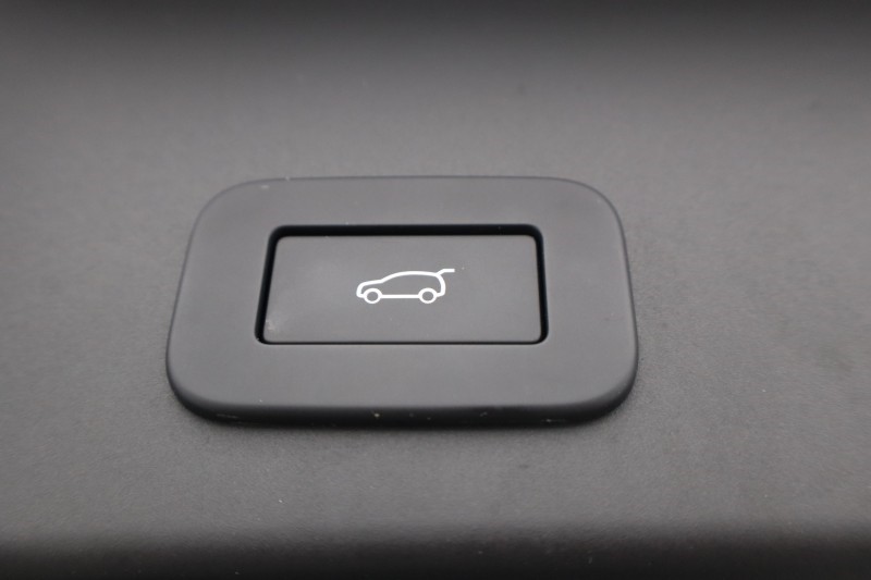 2023 (23) LAND ROVER RANGE ROVER EVOQUE 2.0 D200 R-Dynamic SE 5dr Auto 5125160