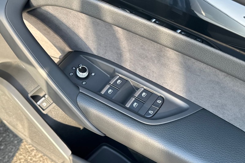 2025 (25) AUDI Q5 50 TFSI e Quattro Black Edition 5dr S Tronic 5143047