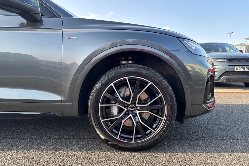 2025 (25) AUDI Q5 50 TFSI e Quattro Black Edition 5dr S Tronic 5143033