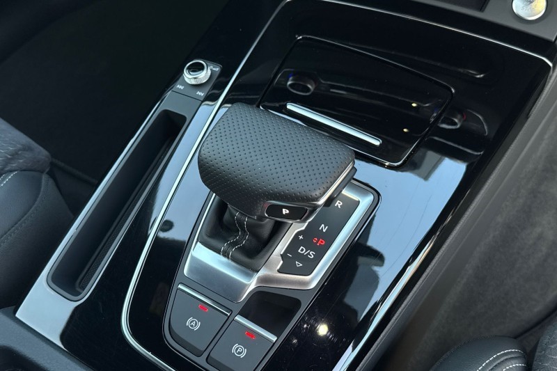 2025 (25) AUDI Q5 50 TFSI e Quattro Black Edition 5dr S Tronic 5143038