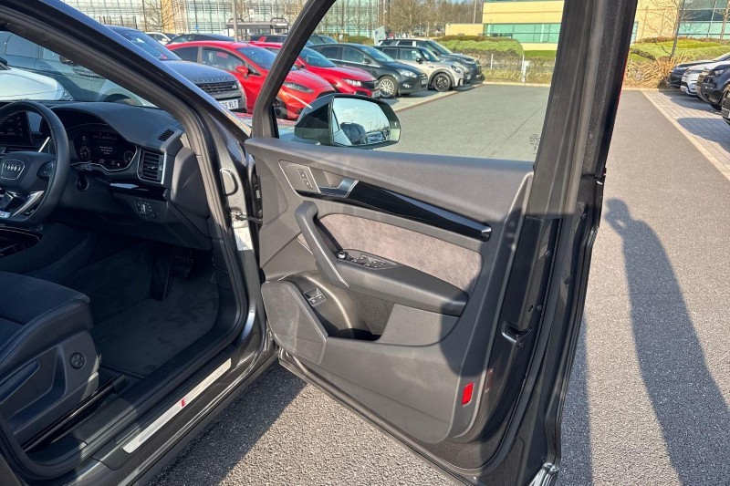2025 (25) AUDI Q5 50 TFSI e Quattro Black Edition 5dr S Tronic 5143046