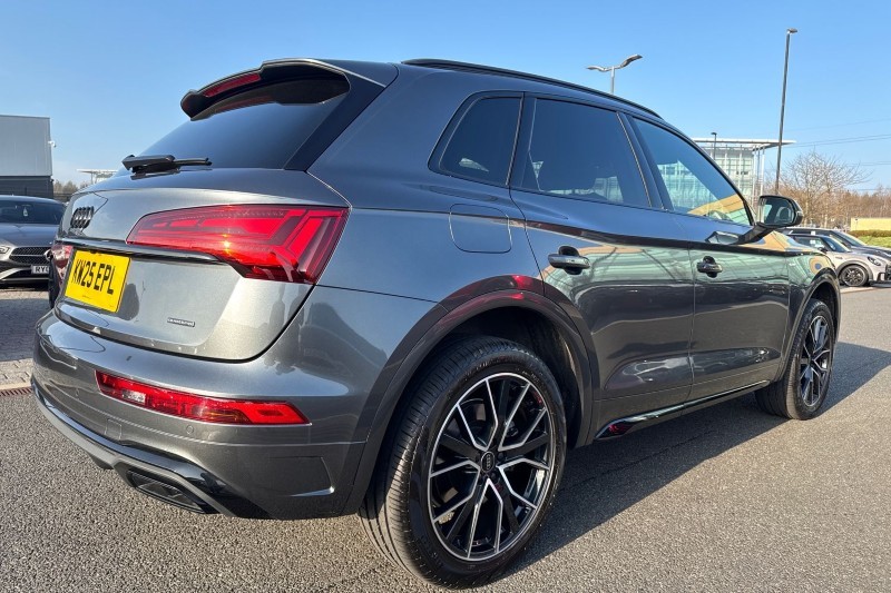 2025 (25) AUDI Q5 50 TFSI e Quattro Black Edition 5dr S Tronic 5143068