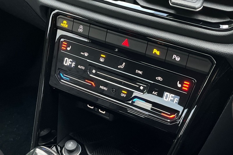  VOLKSWAGEN T-ROC 1.5 TSI Black Edition Plus 5dr DSG 4910340