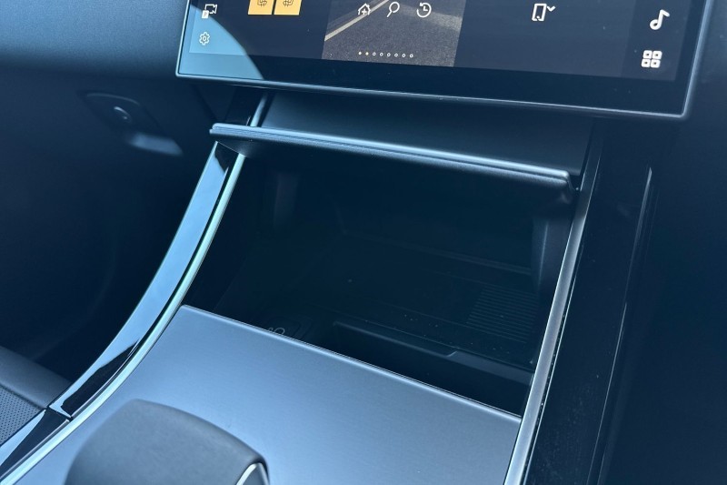 2025 (25) LAND ROVER RANGE ROVER VELAR 2.0 D200 MHEV Dynamic SE 5dr Auto 5154611