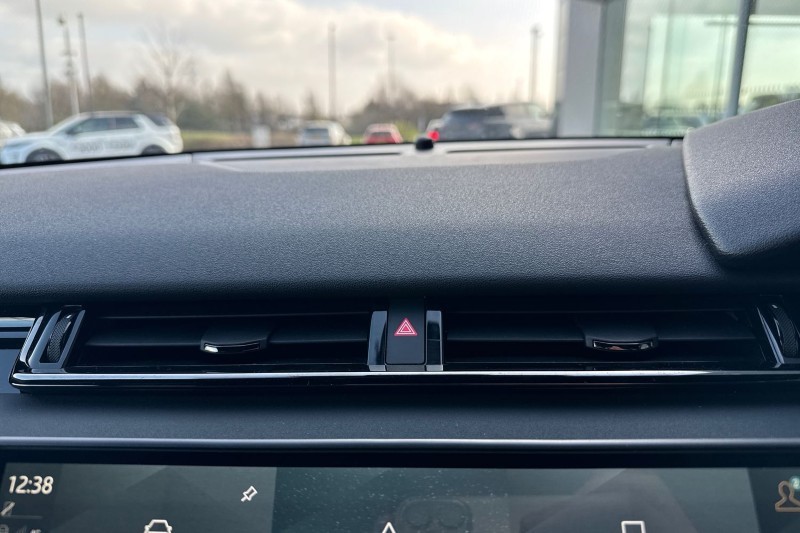 2025 (25) LAND ROVER RANGE ROVER VELAR 2.0 D200 MHEV Dynamic SE 5dr Auto 5154610