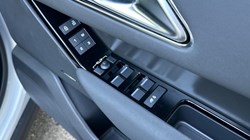 2025 (25) LAND ROVER RANGE ROVER VELAR 2.0 D200 MHEV Dynamic SE 5dr Auto 5154600