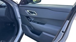 2025 (25) LAND ROVER RANGE ROVER VELAR 2.0 D200 MHEV Dynamic SE 5dr Auto 5154599