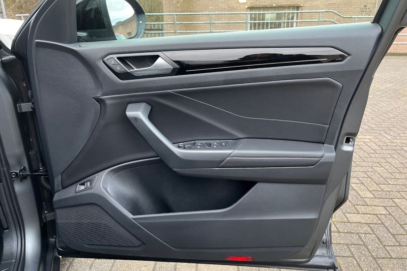  VOLKSWAGEN T-ROC 1.5 TSI Black Edition Plus 5dr DSG 4910325