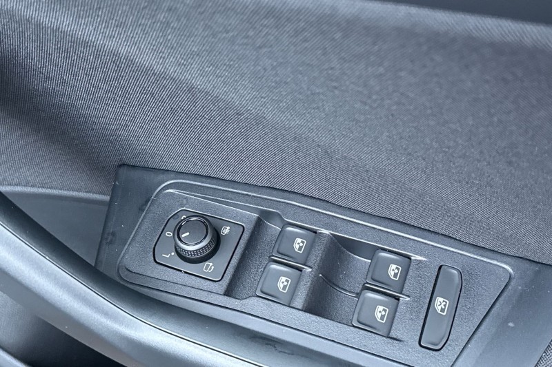  VOLKSWAGEN T-ROC 1.5 TSI Match 5dr 4930361