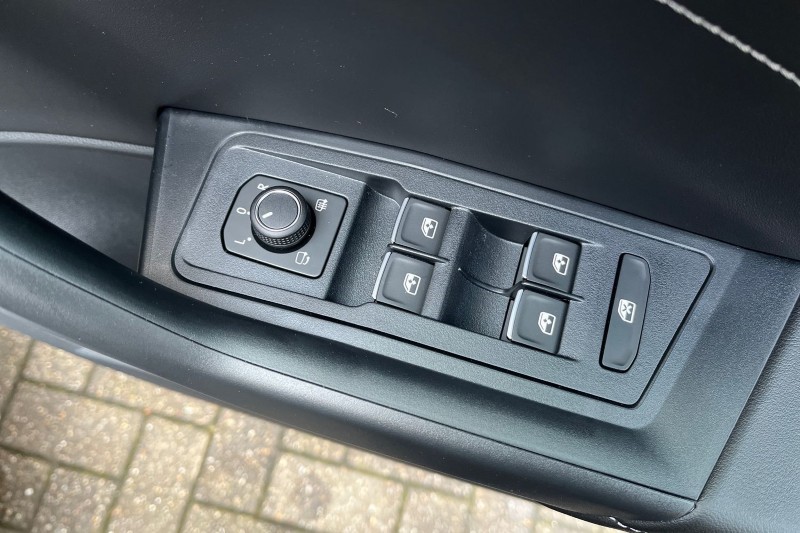  VOLKSWAGEN T-ROC 1.5 TSI Black Edition Plus 5dr DSG 4910427