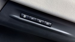 2025 (25) LAND ROVER RANGE ROVER EVOQUE 1.5 P270e S 5dr Auto 5150236