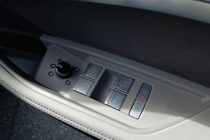 2024 (24) AUDI Q8 250kW 50 Quattro 95kWh Black Edition 5dr Auto 5224039