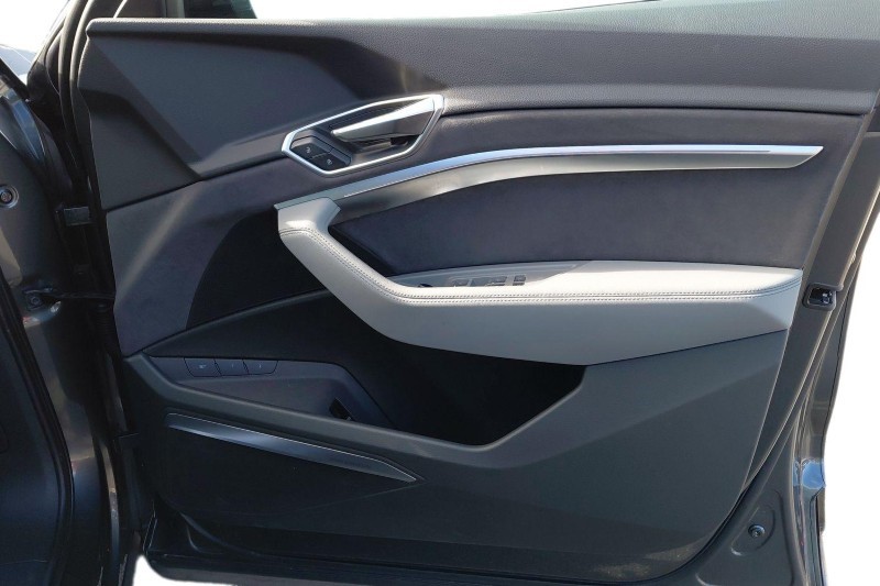 2024 (24) AUDI Q8 250kW 50 Quattro 95kWh Black Edition 5dr Auto 5224038