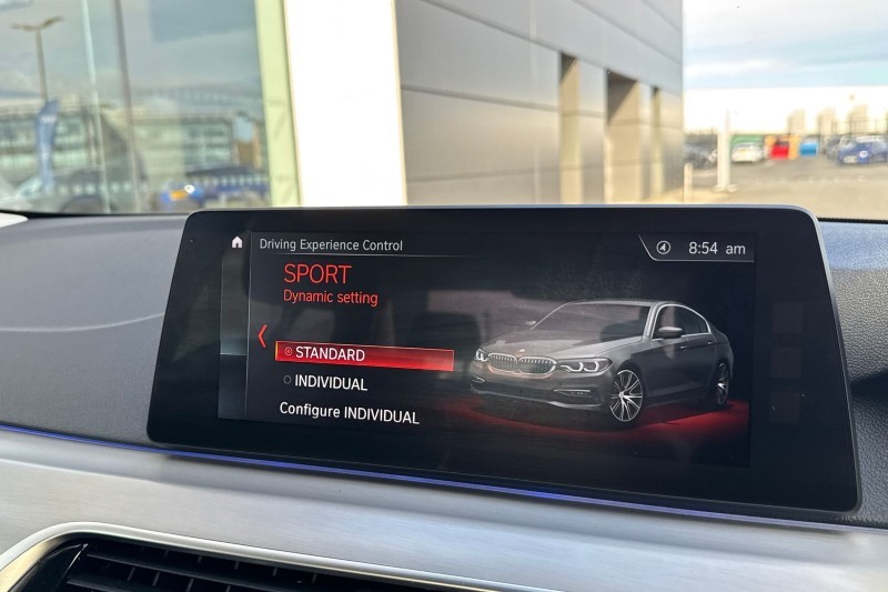 2017 (17) BMW 5 SERIES 520d SE 4dr Auto 5185439