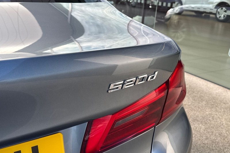 2017 (17) BMW 5 SERIES 520d SE 4dr Auto 5185450