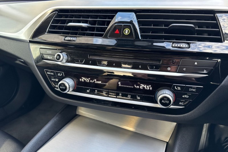 2017 (17) BMW 5 SERIES 520d SE 4dr Auto 5185438