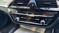 2017 (17) BMW 5 SERIES 520d SE 4dr Auto 5185438