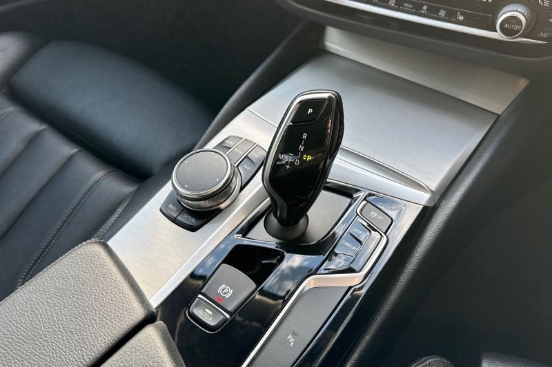 2017 (17) BMW 5 SERIES 520d SE 4dr Auto 5185422