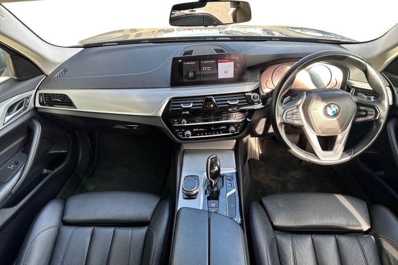 2017 (17) BMW 5 SERIES 520d SE 4dr Auto 5185418